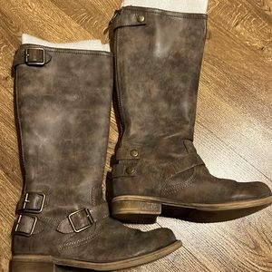 Bakers Dorrie light taupe boot